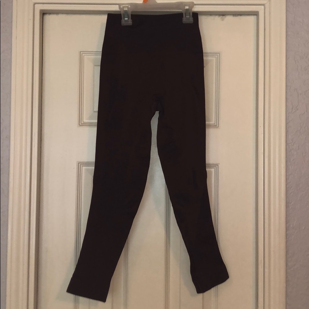 Maroon work out cropped tights